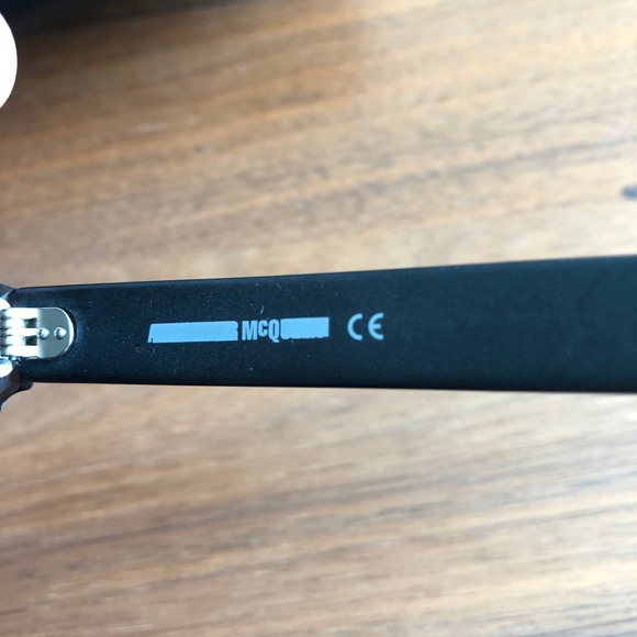 Alexander McQueen Sunglasses - Picture 5 of 5